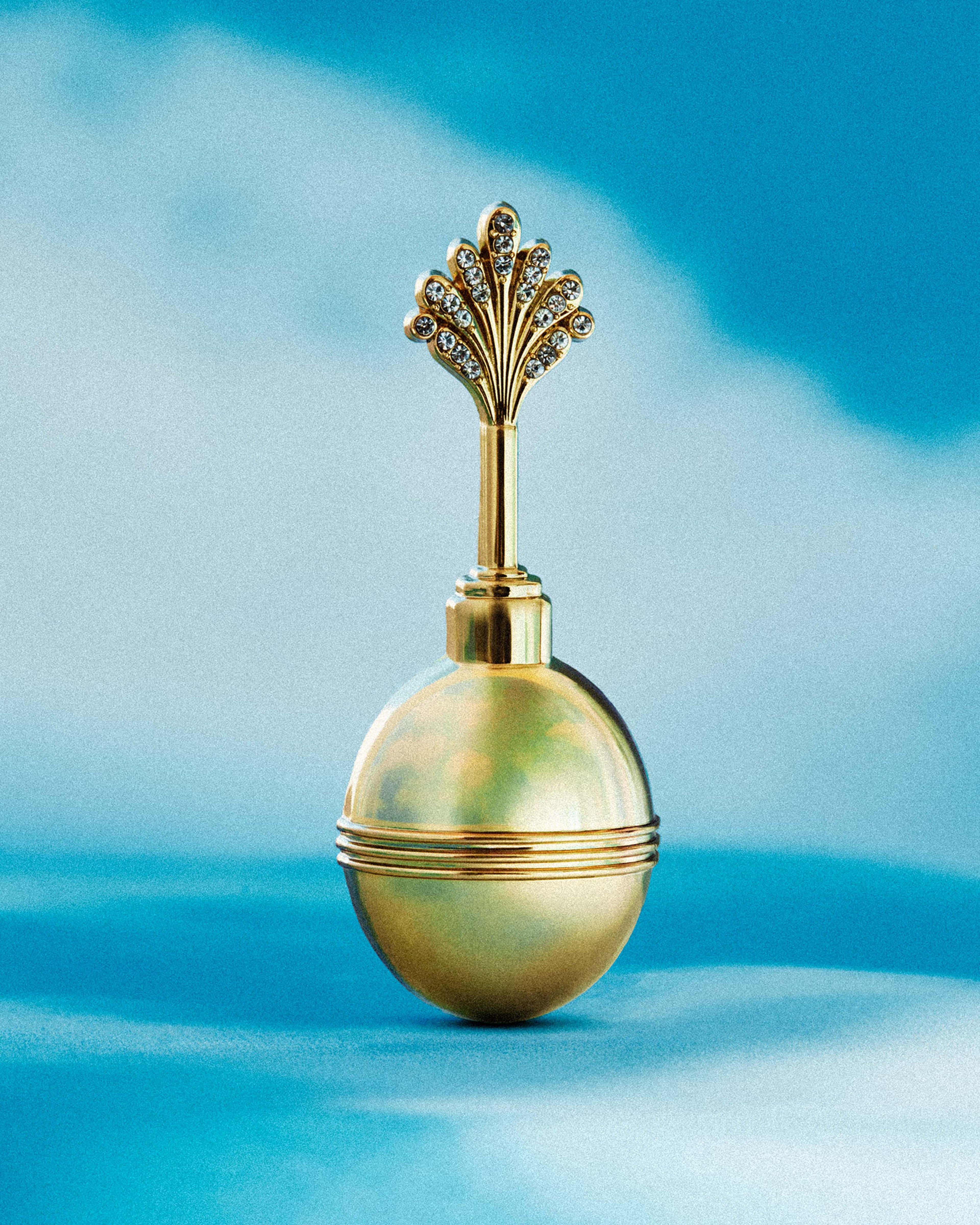 DOUCHE BROOCH